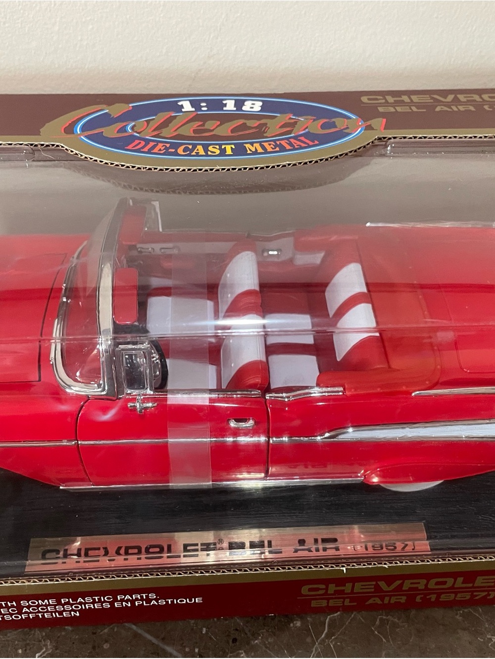 Vintage Road Legends 1:18 Scale Diecast 1957 Chevrolet Bel Air Convertible NIB